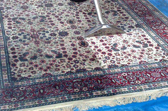 برای شستن فرش از چه شوینده ای استفاده کنیم